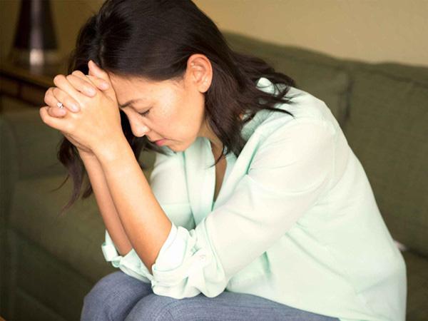 Tâm lý phụ nữ ngoại tình lo sợ bị phát hiện