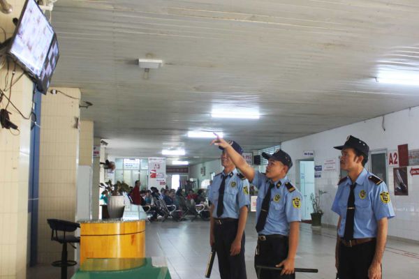 dich vu tham tu quan 12