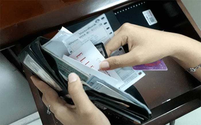 Vợ làm gì khi phát hiện chồng nhắn tin với gái Vợ làm gì khi phát hiện chồng nhắn tin với gái