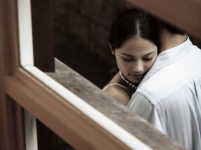 Vợ ngoại tình với trai trẻ