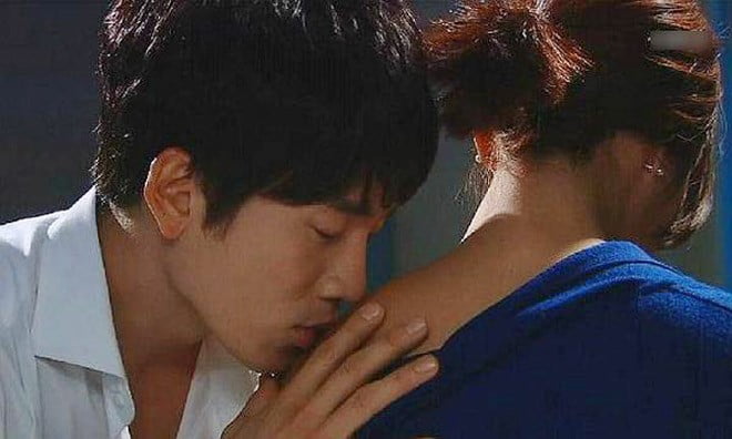 Chồng ngoại tình với vợ cũ Chồng ngoại tình với vợ cũ