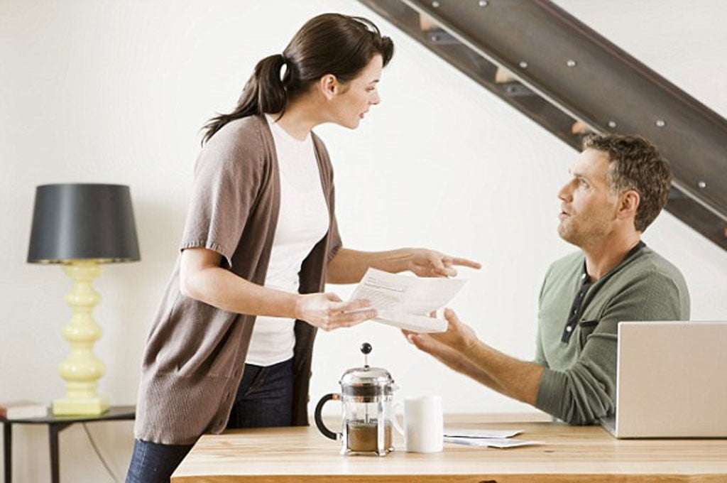 Vợ chồng không hợp nhau có nên ly hôn hay không